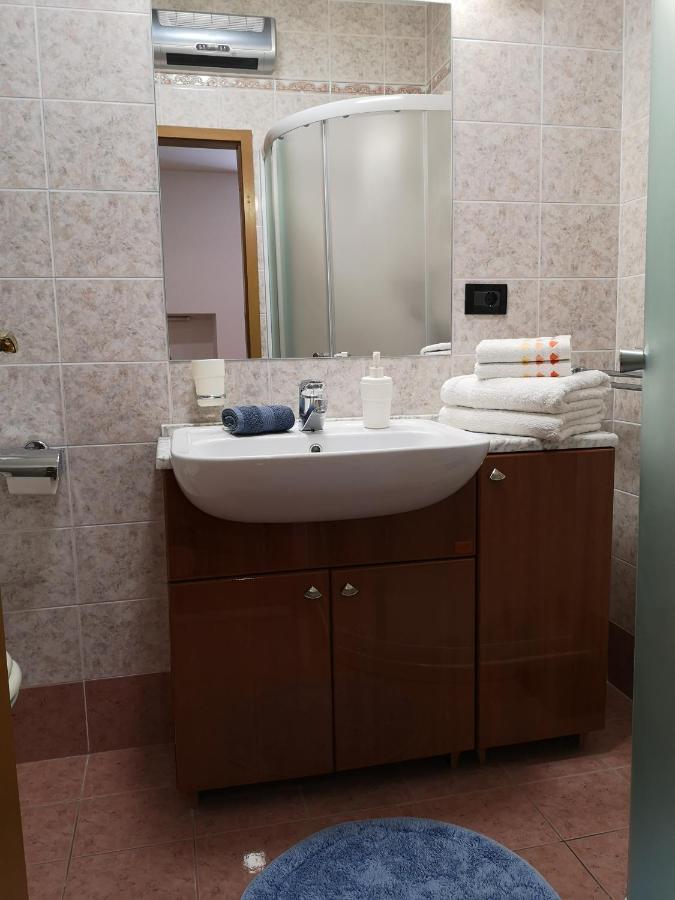 Appartamento Apartmaji Mavita Pirano Esterno foto